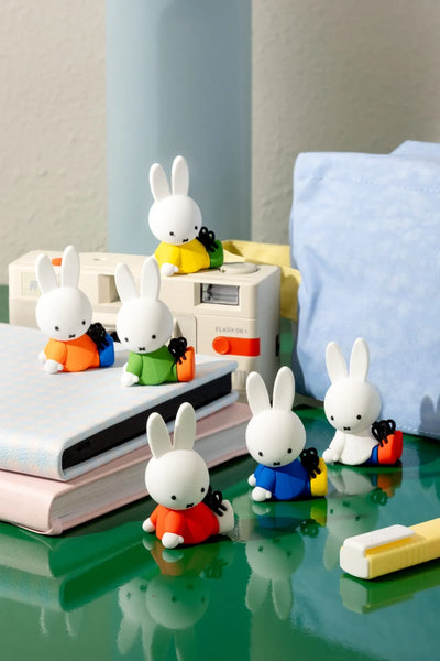 SMOKO Miffy in the  フィギュア 2体セット Smoko Miffy In Shoes Blind Box Figure | SMOKO – Smoko Inc