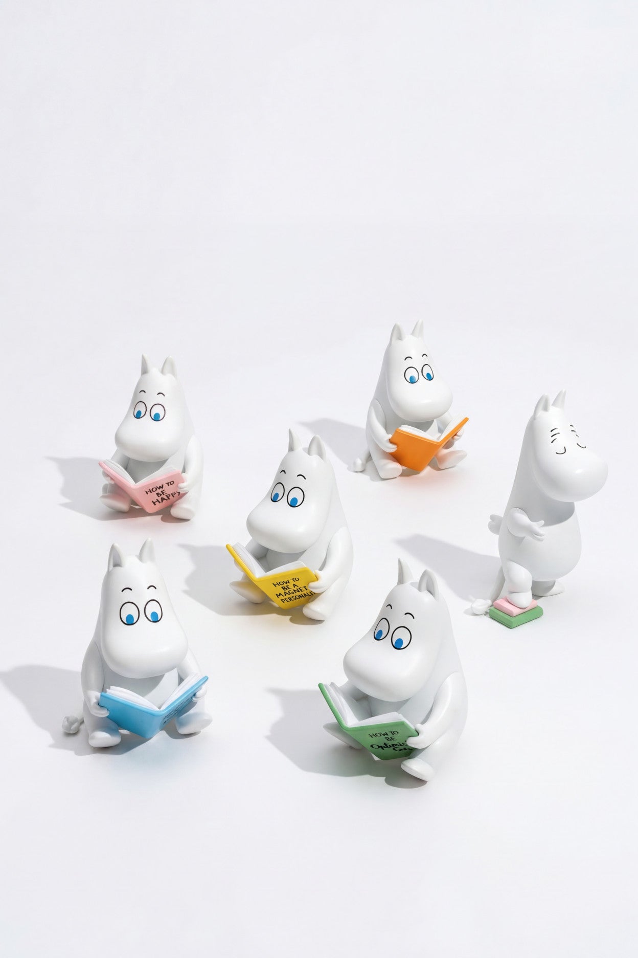 Smoko Moomin Reads Blind Box Figure